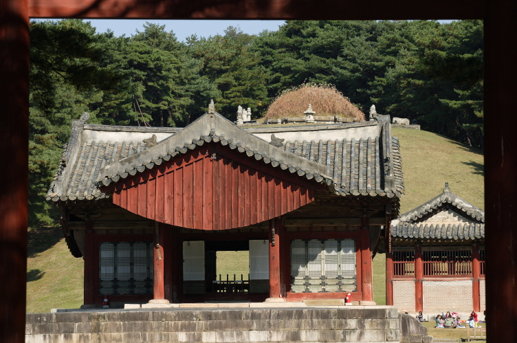 건원릉의 정자각 정면